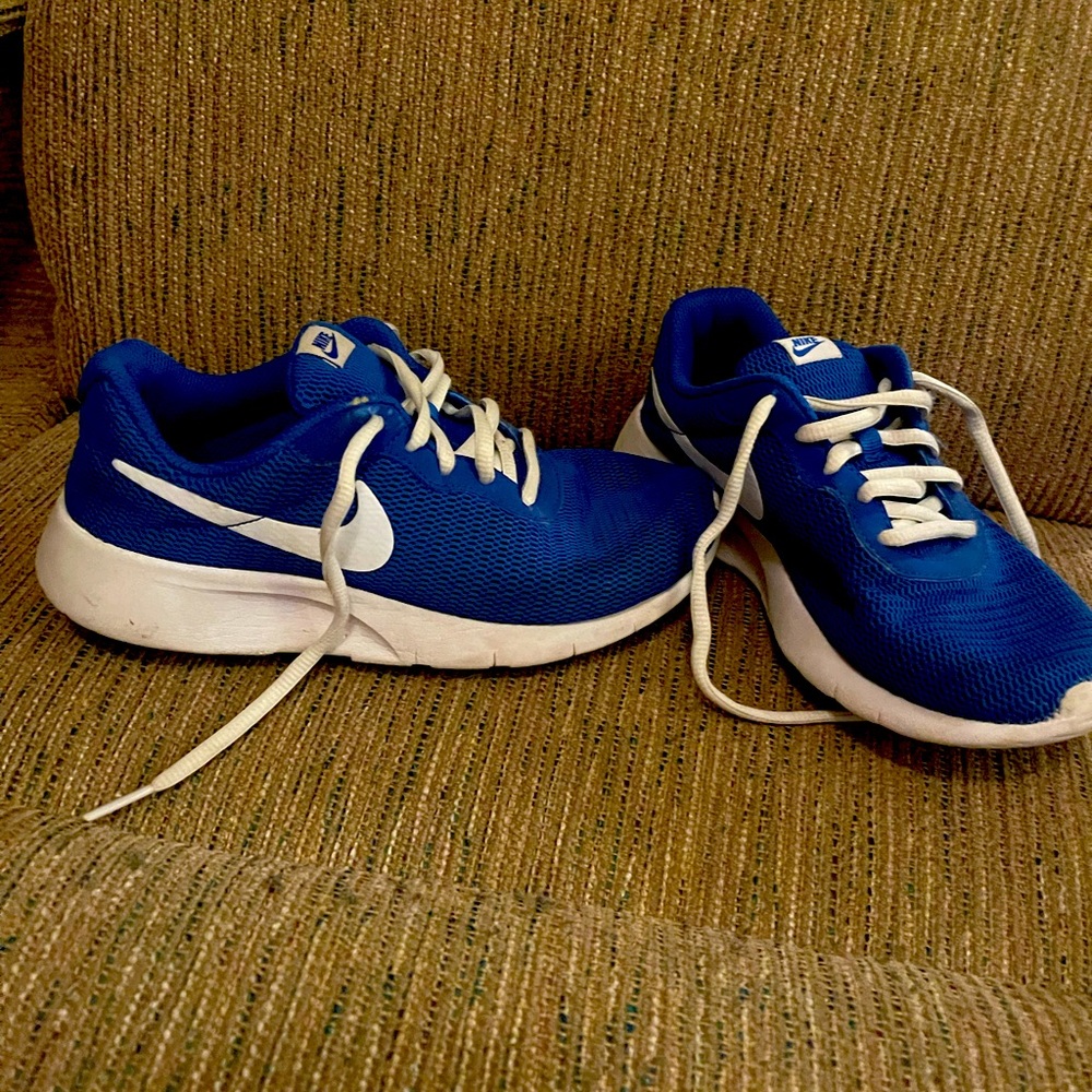Great condition 3Y kids blue Nike’s💙